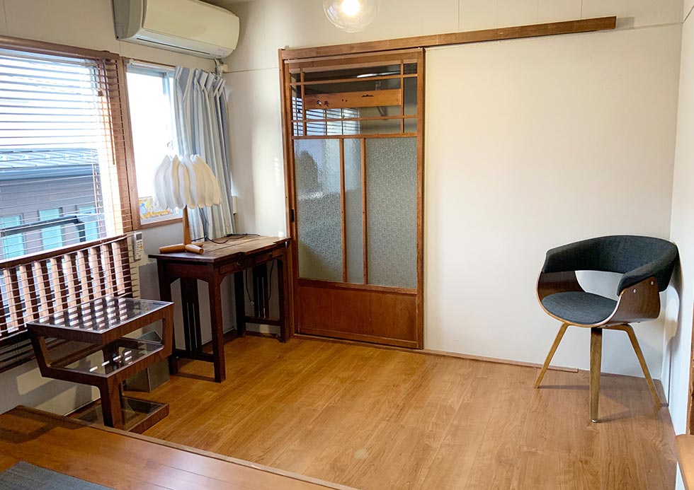 Room 2 (Left)